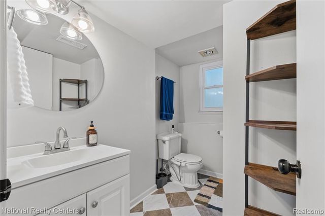 632 Bellevue Avenue, Commerce Twp, MI 48017