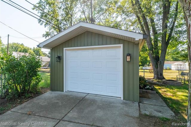 632 Bellevue Avenue, Commerce Twp, MI 48017
