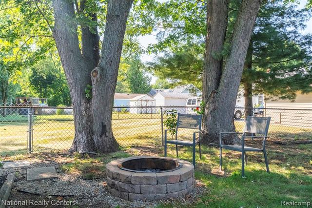632 Bellevue Avenue, Commerce Twp, MI 48017