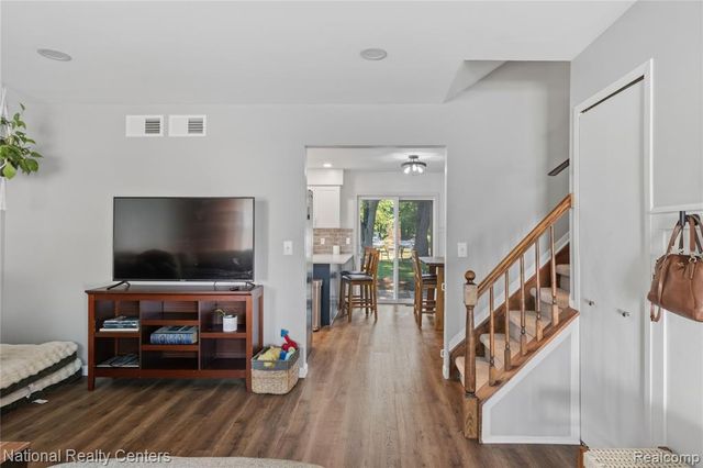 632 Bellevue Avenue, Commerce Twp, MI 48017