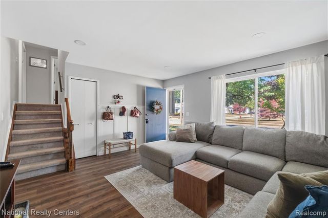 632 Bellevue Avenue, Commerce Twp, MI 48017