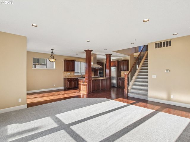 5372 Nw PRIMINO Ave, Portland, OR 97229