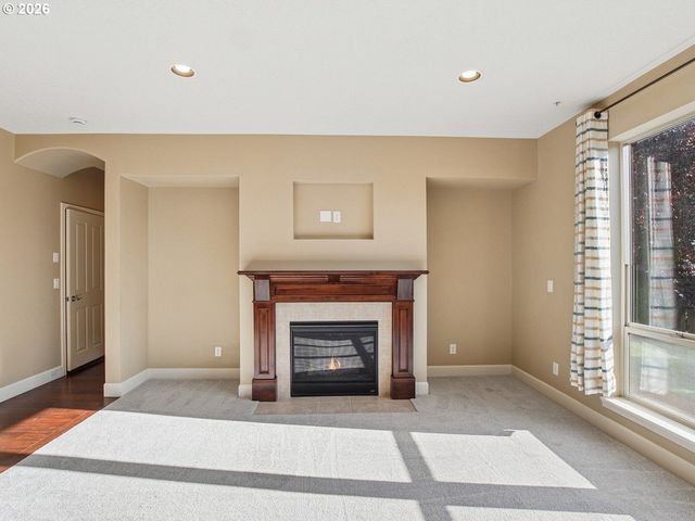 5372 Nw PRIMINO Ave, Portland, OR 97229