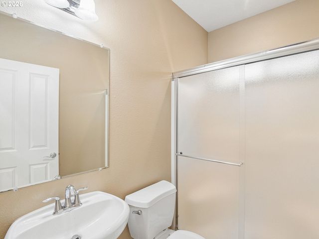 5372 Nw PRIMINO Ave, Portland, OR 97229