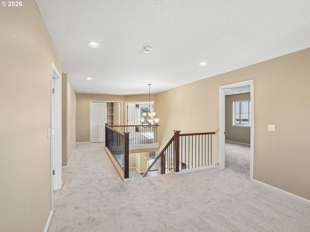 5372 Nw PRIMINO Ave, Portland, OR 97229