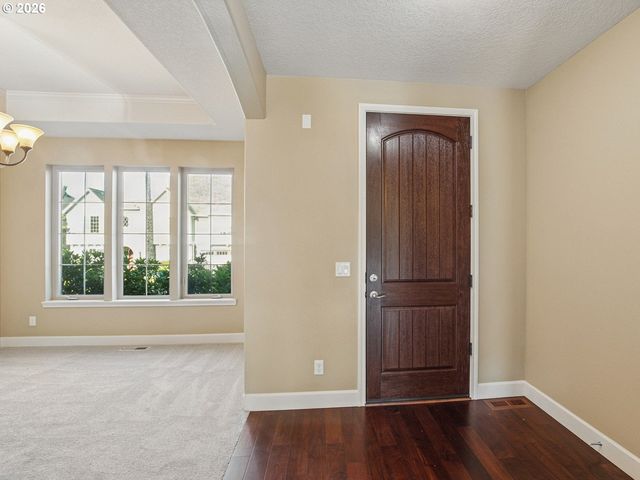 5372 Nw PRIMINO Ave, Portland, OR 97229