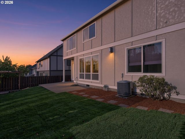 5372 Nw PRIMINO Ave, Portland, OR 97229