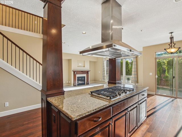 5372 Nw PRIMINO Ave, Portland, OR 97229
