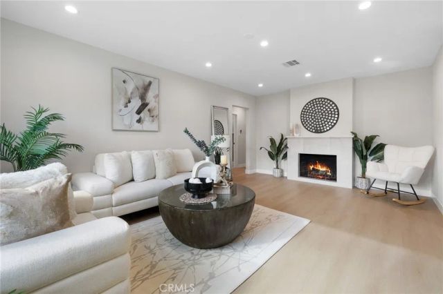 14137 Gain, Arleta, CA 91331