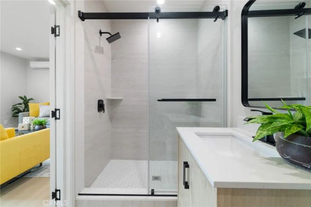 14137 Gain, Arleta, CA 91331