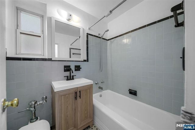 2345 Linwood Avenue 1E, Fort Lee, NJ 07024
