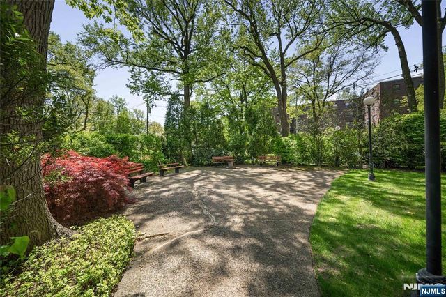 2345 Linwood Avenue 1E, Fort Lee, NJ 07024
