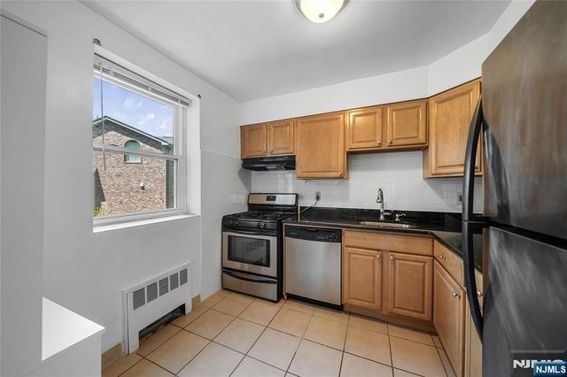2345 Linwood Avenue 1E, Fort Lee, NJ 07024