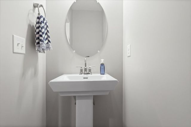 161 Harvard Dr, Gallatin, TN 37066