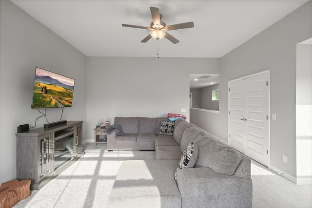 161 Harvard Dr, Gallatin, TN 37066