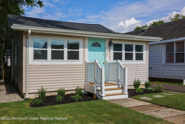 1233 Oakwood Road, Belmar, NJ 07719