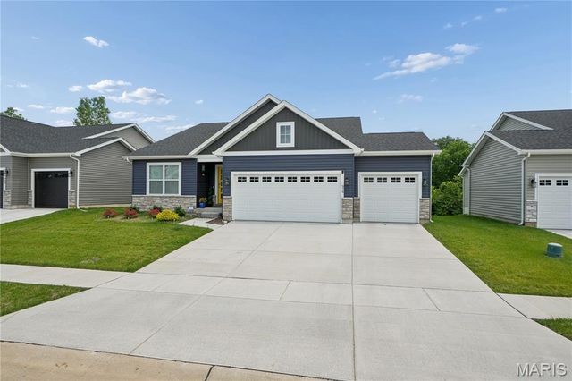 976 Brookfield Chase Court, Florissant, MO 63031