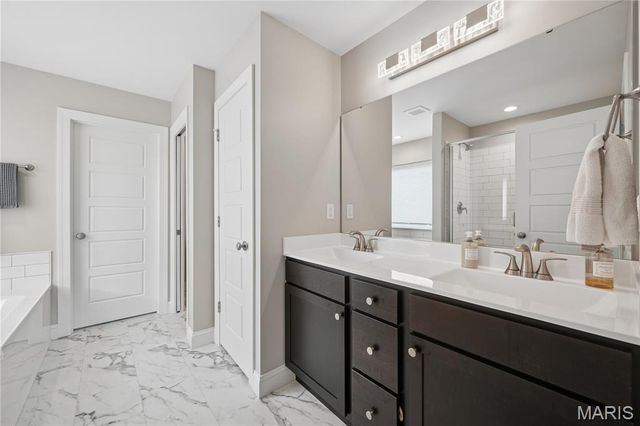 976 Brookfield Chase Court, Florissant, MO 63031