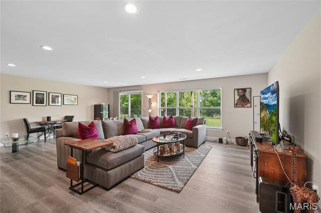 976 Brookfield Chase Court, Florissant, MO 63031