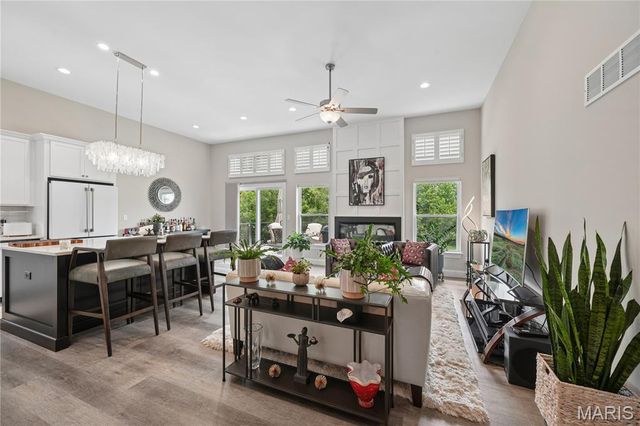 976 Brookfield Chase Court, Florissant, MO 63031