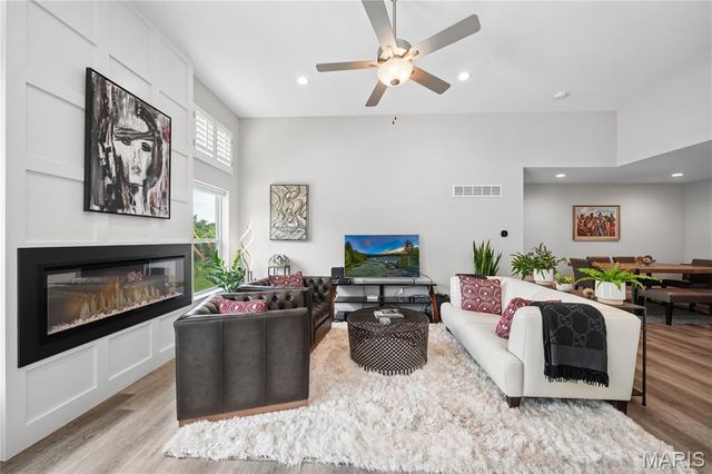 976 Brookfield Chase Court, Florissant, MO 63031