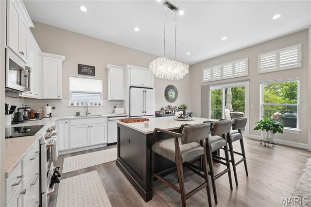 976 Brookfield Chase Court, Florissant, MO 63031