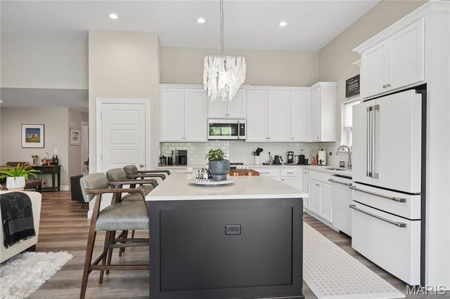 976 Brookfield Chase Court, Florissant, MO 63031