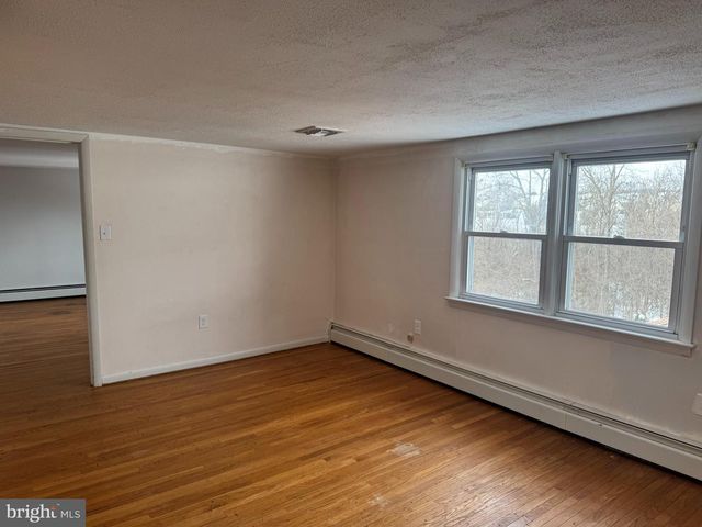 3120 CROOKED WIND LN, York, PA 17404