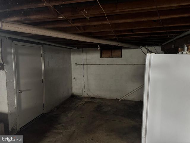 3120 CROOKED WIND LN, York, PA 17404