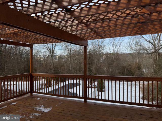 3120 CROOKED WIND LN, York, PA 17404