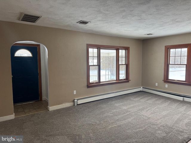 3120 CROOKED WIND LN, York, PA 17404