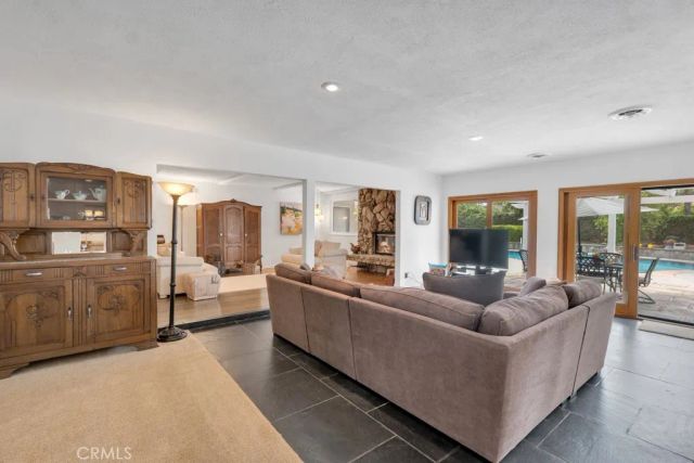 19832 Redwing Street, Woodland Hills, CA 91364