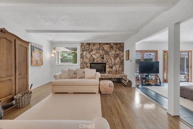 19832 Redwing Street, Woodland Hills, CA 91364