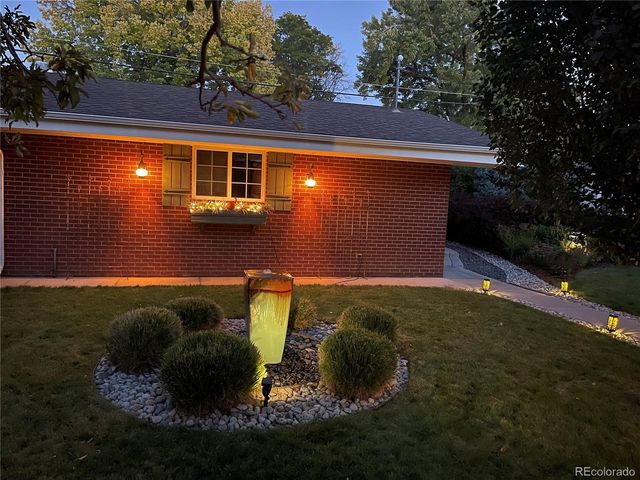 4700 S Lipan St, Englewood, CO 80110