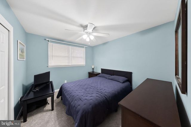 49 SPRING LAKE DR, Newark, DE 19711