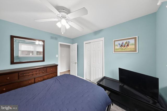 49 SPRING LAKE DR, Newark, DE 19711