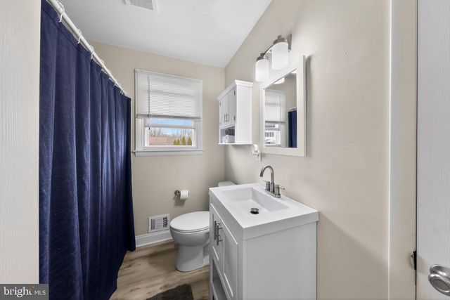 49 SPRING LAKE DR, Newark, DE 19711