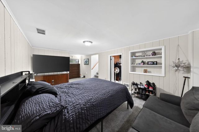 49 SPRING LAKE DR, Newark, DE 19711