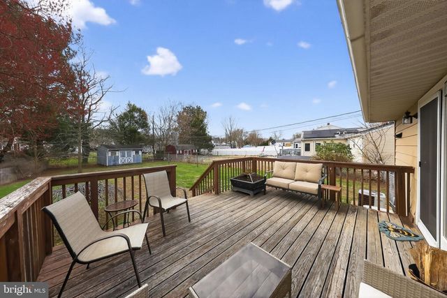 49 SPRING LAKE DR, Newark, DE 19711