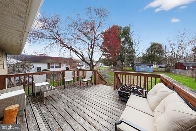 49 SPRING LAKE DR, Newark, DE 19711