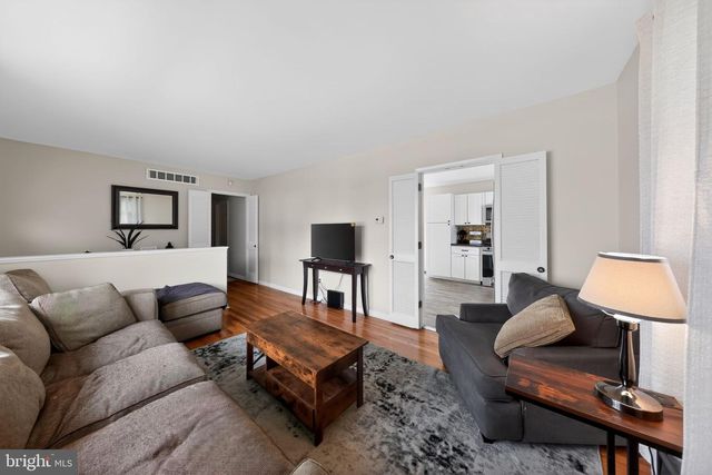 49 SPRING LAKE DR, Newark, DE 19711