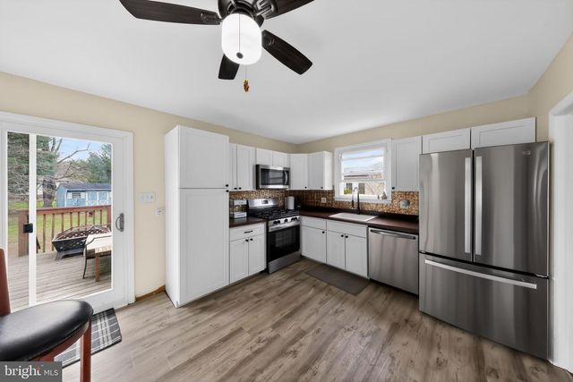 49 SPRING LAKE DR, Newark, DE 19711