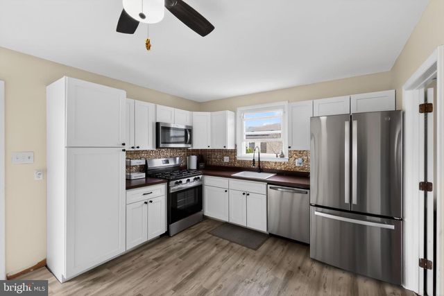 49 SPRING LAKE DR, Newark, DE 19711