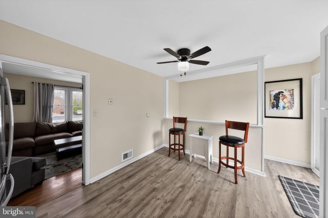 49 SPRING LAKE DR, Newark, DE 19711