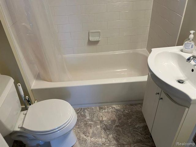 2520 Spruce Street, Port Huron, MI 48060