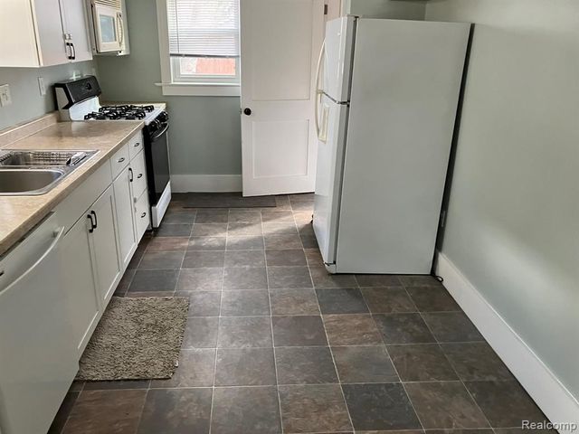 2520 Spruce Street, Port Huron, MI 48060