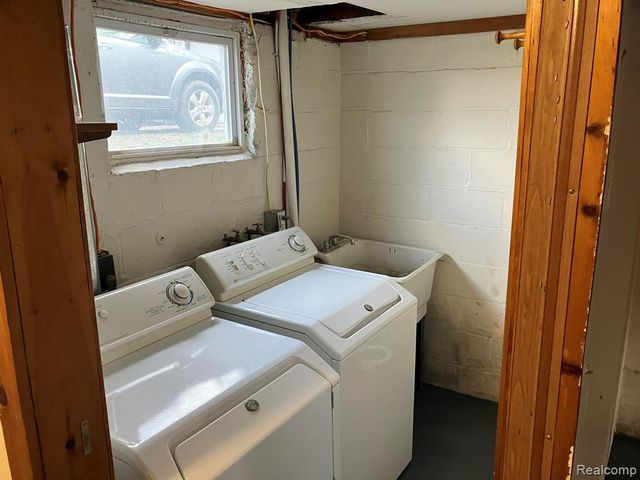 2520 Spruce Street, Port Huron, MI 48060