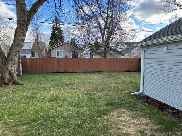 2520 Spruce Street, Port Huron, MI 48060