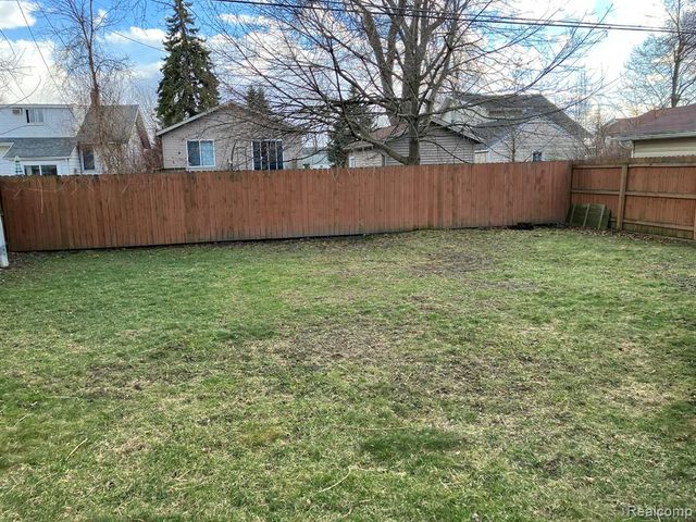 2520 Spruce Street, Port Huron, MI 48060