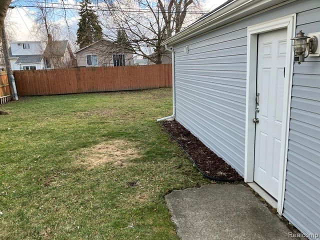 2520 Spruce Street, Port Huron, MI 48060